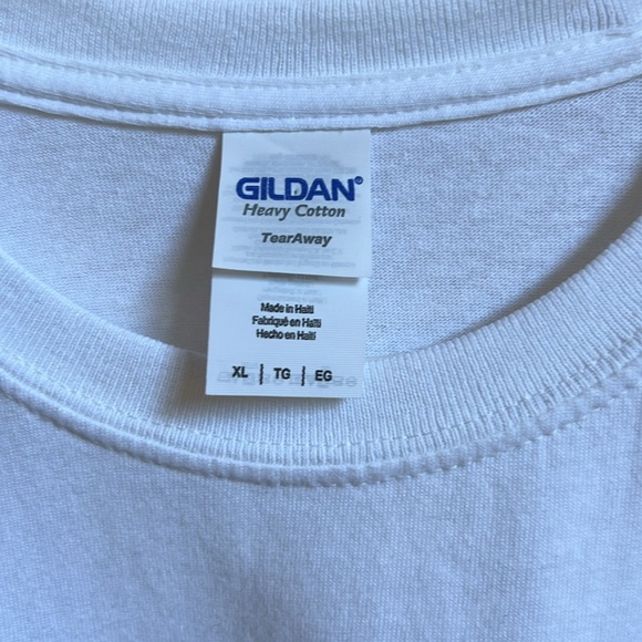 Gildan flag space needle tee NWOT - Picture 3 of 8